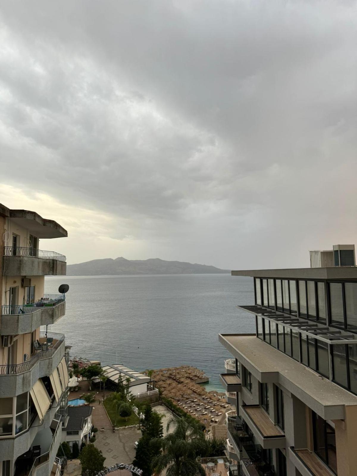 Leon Sea View Apartment Sarandë Exteriör bild