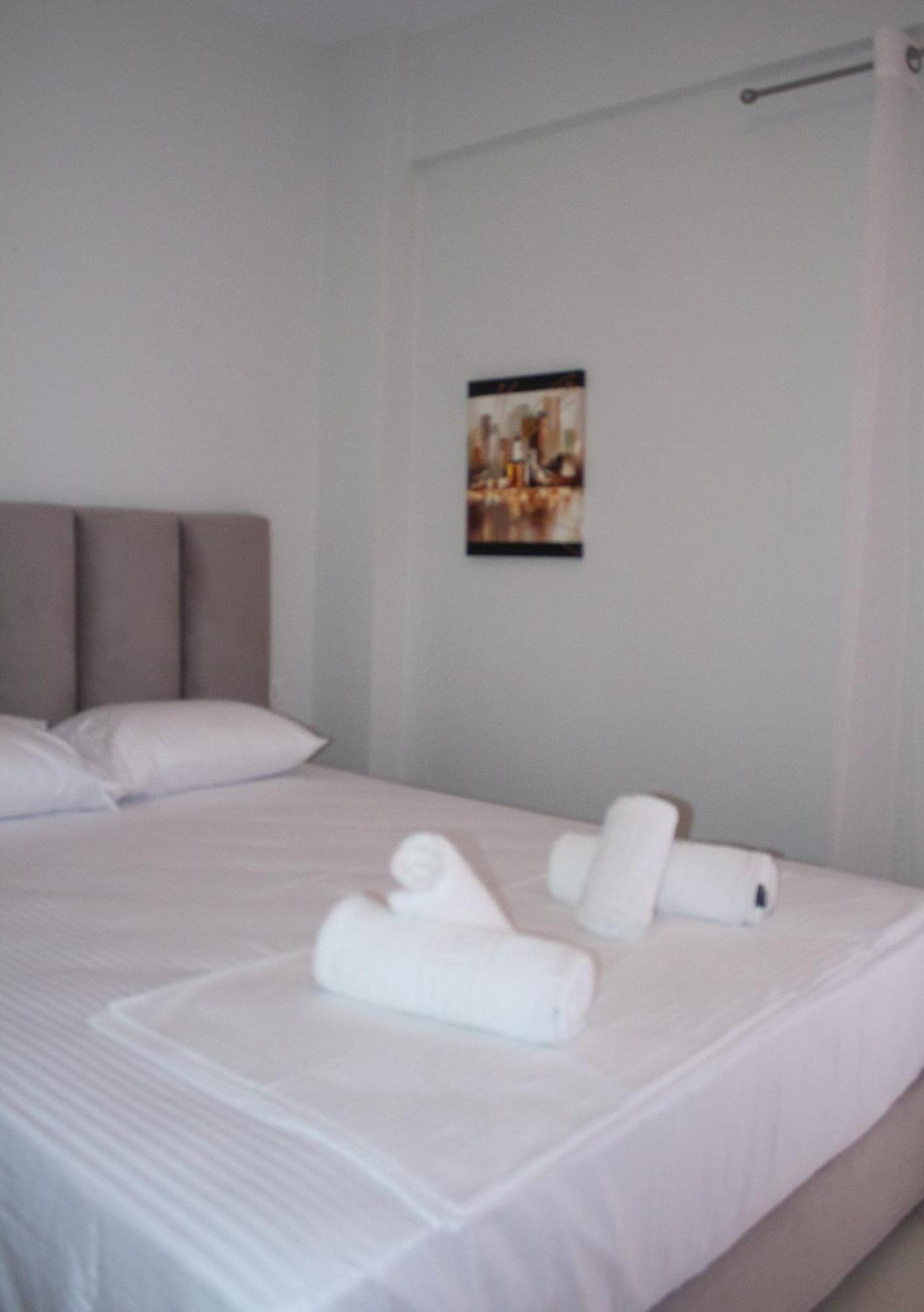 Leon Sea View Apartment Sarandë Exteriör bild