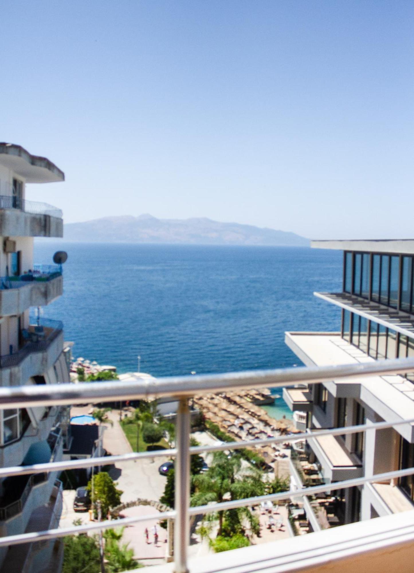 Leon Sea View Apartment Sarandë Exteriör bild